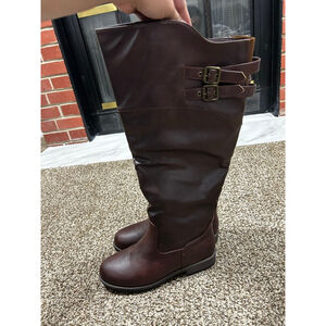 New without box Journee Collection
Women's Tori Knee High Riding Boots 8 wide